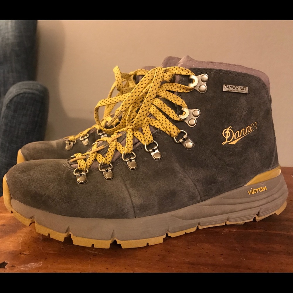 Danner Women’s Mountain 600 hiking boots